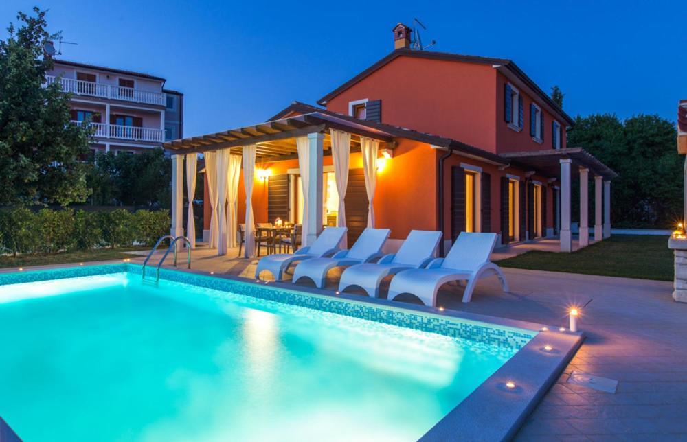 Villas Vilanija Умаг Екстериор снимка